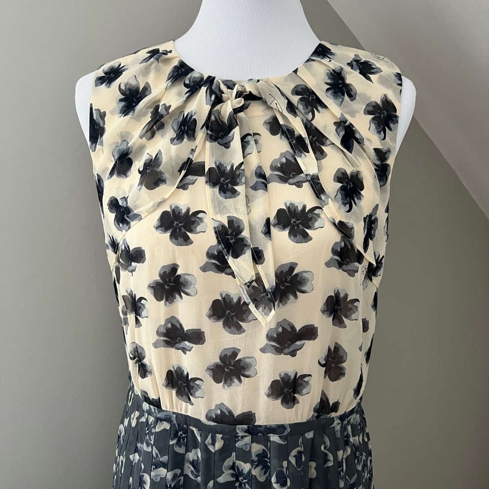 Tory Burch gorgeous silk gray and cream dress size 10